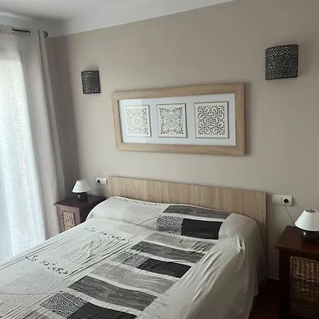Residentiel Avec Jardin Et Piscine